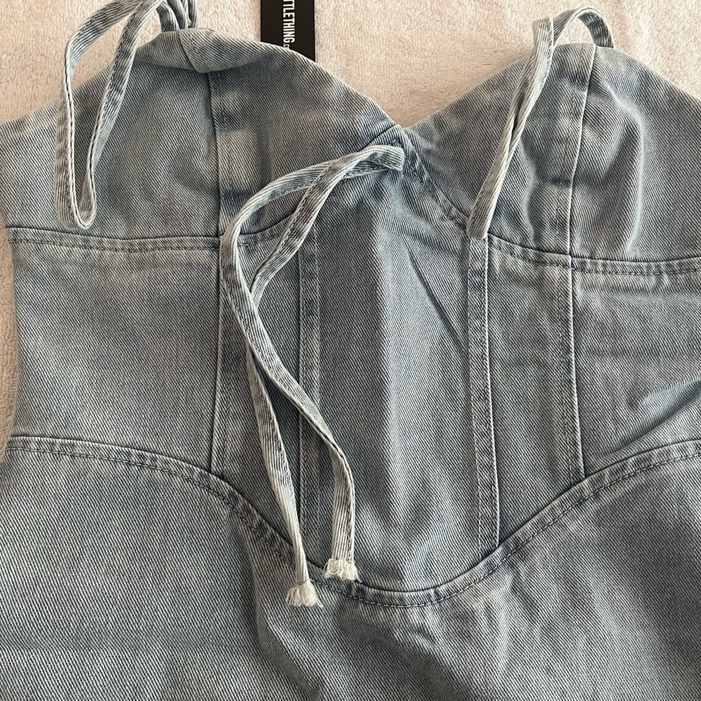NWT PrettyLittleThing Lite Blue Wash Corset Panel Denim Mini Dress Size 6 - Picture 6 of 10